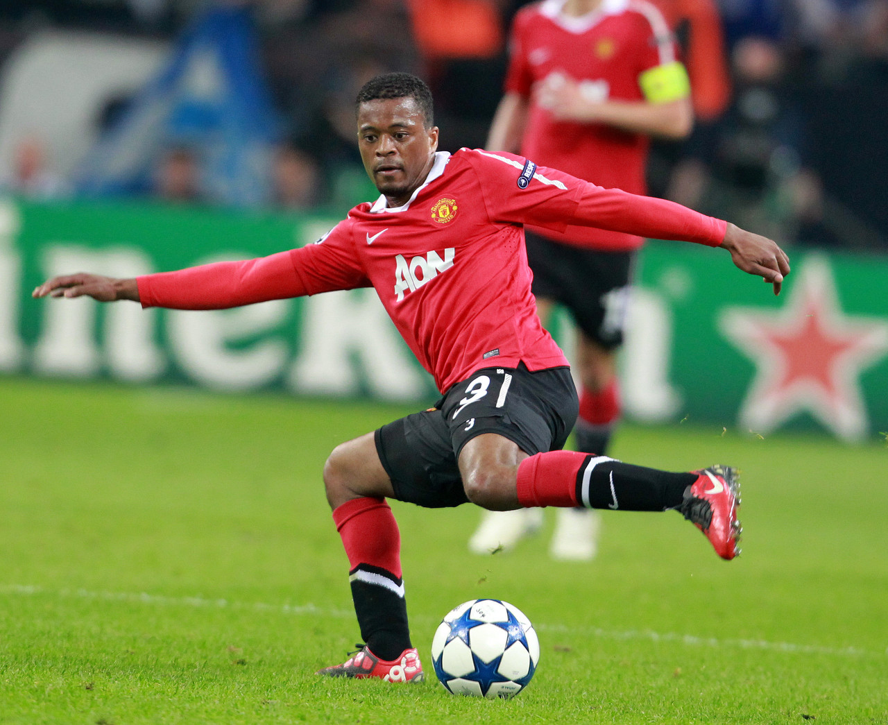 曼联完成了 曼联完成了